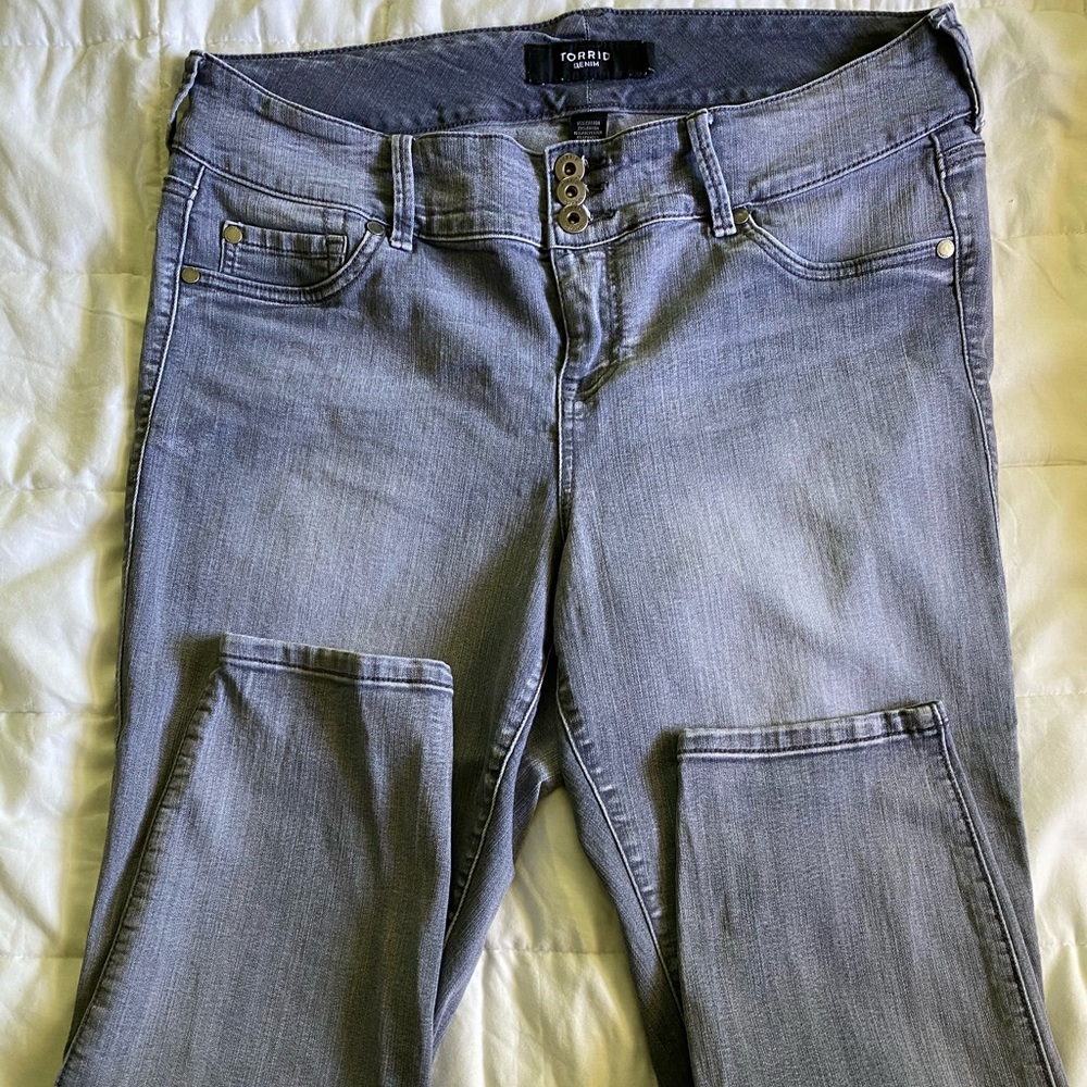 Torrid stretch Cropped Jeggings size 18